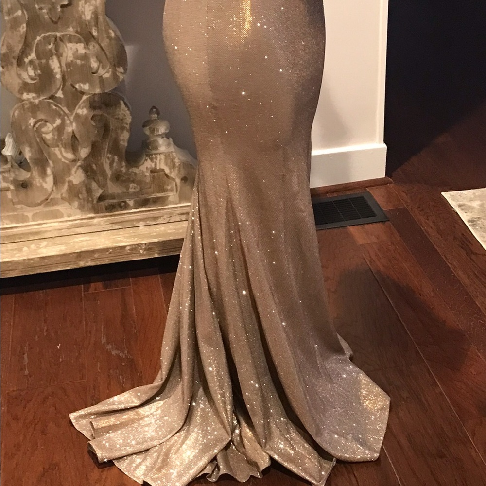 Stunning prom gown never worn to event! - Picture 11 of 15